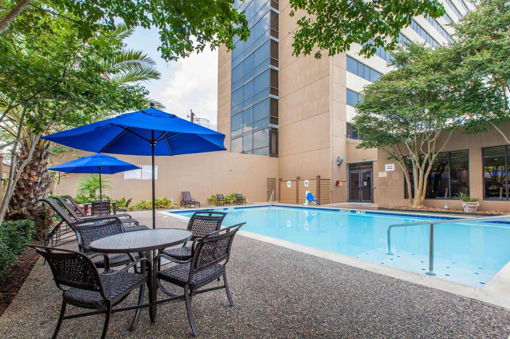 Doubletree By Hilton Houston Medical Center Hotel & Suites Exterior photo